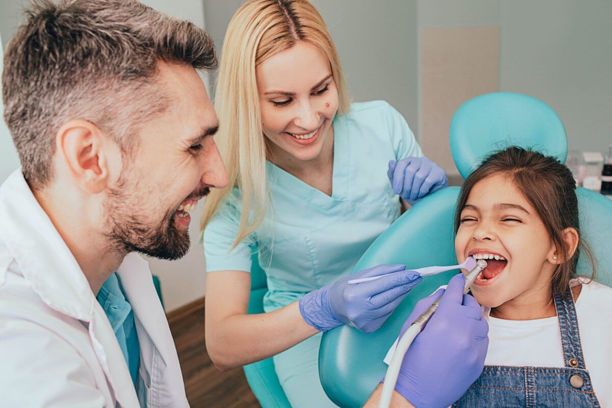 Kids first dental appointment